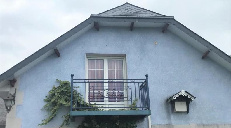 Les Gites De La Maison Bleue D'Estialescq Екстериор снимка