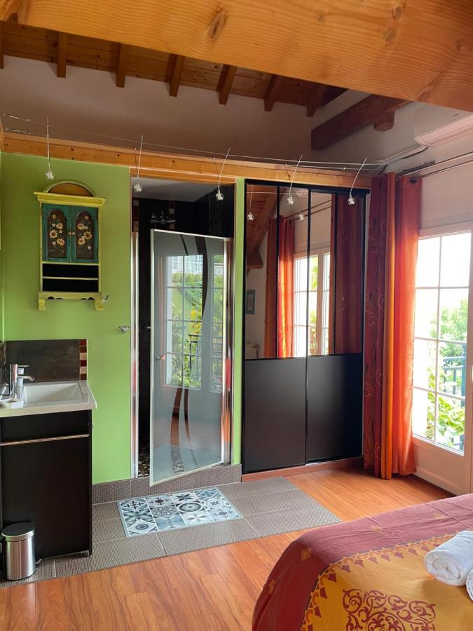 Les Gites De La Maison Bleue D'Estialescq Екстериор снимка