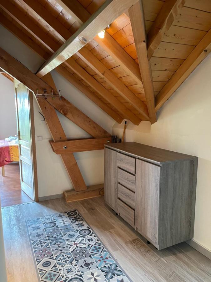 Les Gites De La Maison Bleue D'Estialescq Екстериор снимка