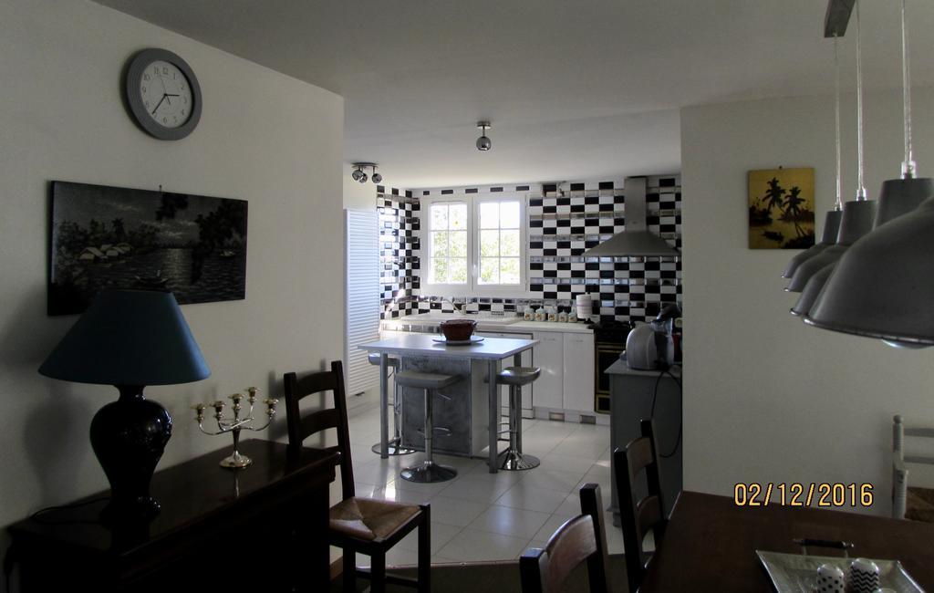 Les Gites De La Maison Bleue D'Estialescq Екстериор снимка