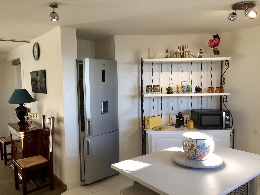 Les Gites De La Maison Bleue D'Estialescq Екстериор снимка